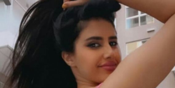 شاهد مودل آش تعود بصورة فاضحة
